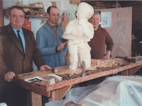 Travaux à l'intérieur du bâtiment du site Saint-Hyacinte devenant le "local des compagnons", rue de l'Union à Aniche - Photos : Romain Walocha, 1996.