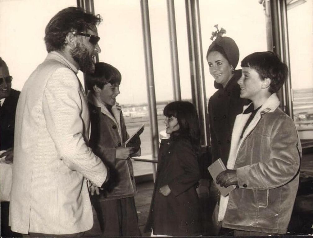 Waltz of planes for the children during holidays: 1966 March 26: Rome, while Elizabeth Taylor and Richard Burton are shooting The Taming of the Shrew: Michael Jr. and Christopher Wilding arriving from Geneva at Rome airport. Maria and Liza already arrived 10 days before -  1966 July 3: Kate arriving from London at Rome airport. Liza and Maria arrived earlier.