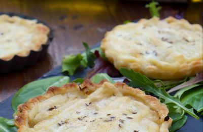 Tartelettes aux oignons, cumin et munster