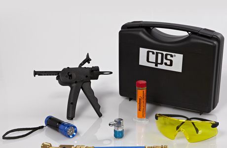 Coffret détecteur de fuite de la marque CPS avec les différentes recharges de la marque Moonshine .