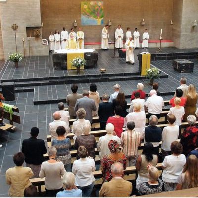 Nous devons continuellement rendre grâce à Dieu pour vous tous aimés du Seigneur