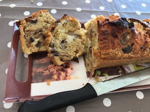 Cake aux champignons de Paris, tomme de brebis et chèvre