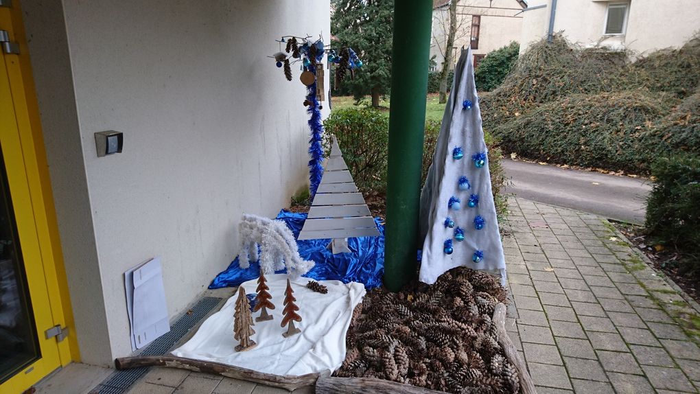 Décoration de l'entrée du collège...