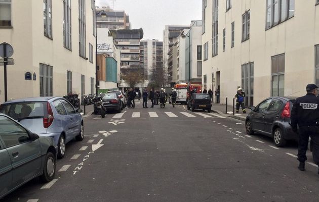 Direct: attaque terroriste au siège de Charlie Hebdo à Paris, 11 morts