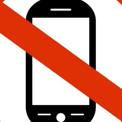 CNEWS/BFMTV : "Pas de téléphone sur le plateau !" 