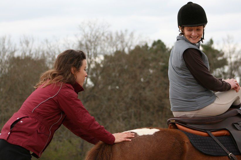 week-end équitation en amazone en touraine 28-29 mars 2009, des amazones  confirmées, une amazone débutante, des amazhoms, des selles d'amazone à foison
la monte en amazone sous toutes ses facettes, cheval, dressage, saut d'obstacle, sidesaddle