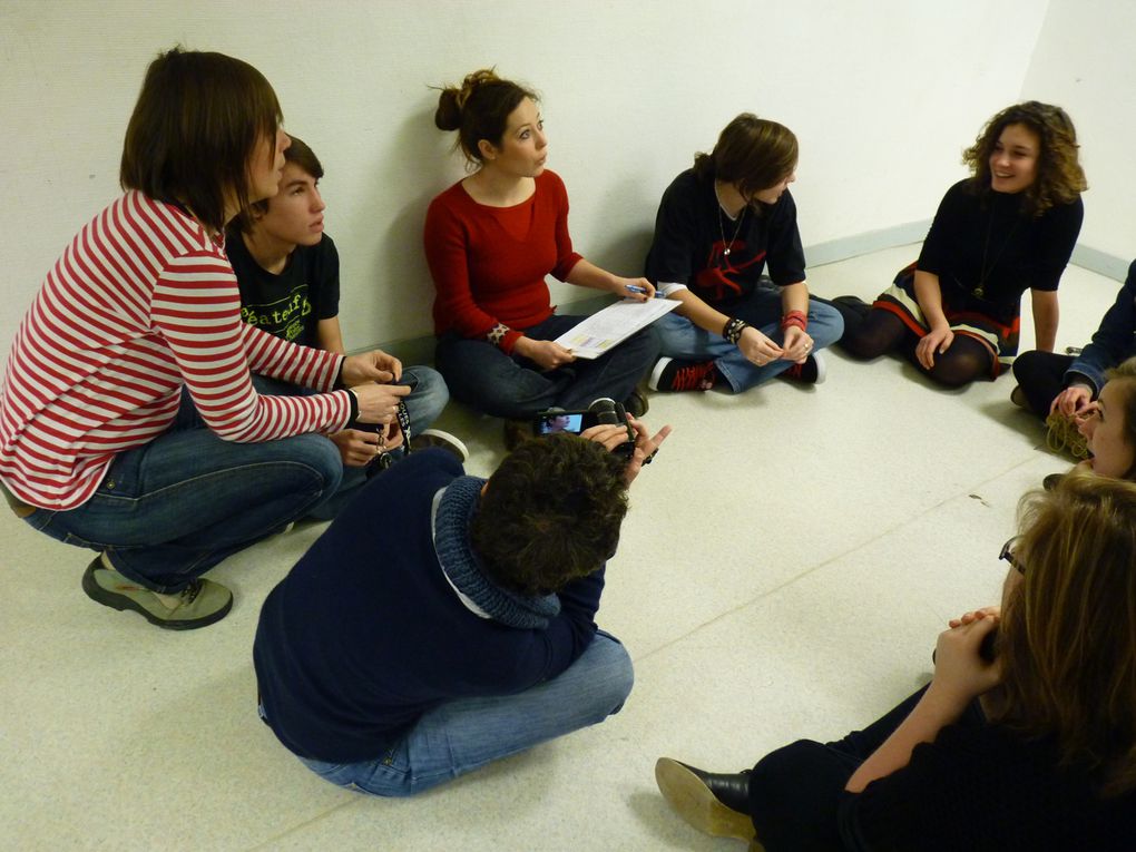 Atelier théâtre du lycée Vieljeux, dirigé par Camille Geoffroy,  et lors du festival, spectacle d'inauguration.