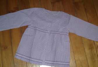 Blouse en broderie dite suisse