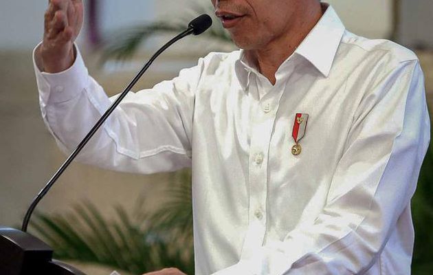 Ada Virus Corona, Jokowi Minta Perusahaan Tak Lakukan PHK