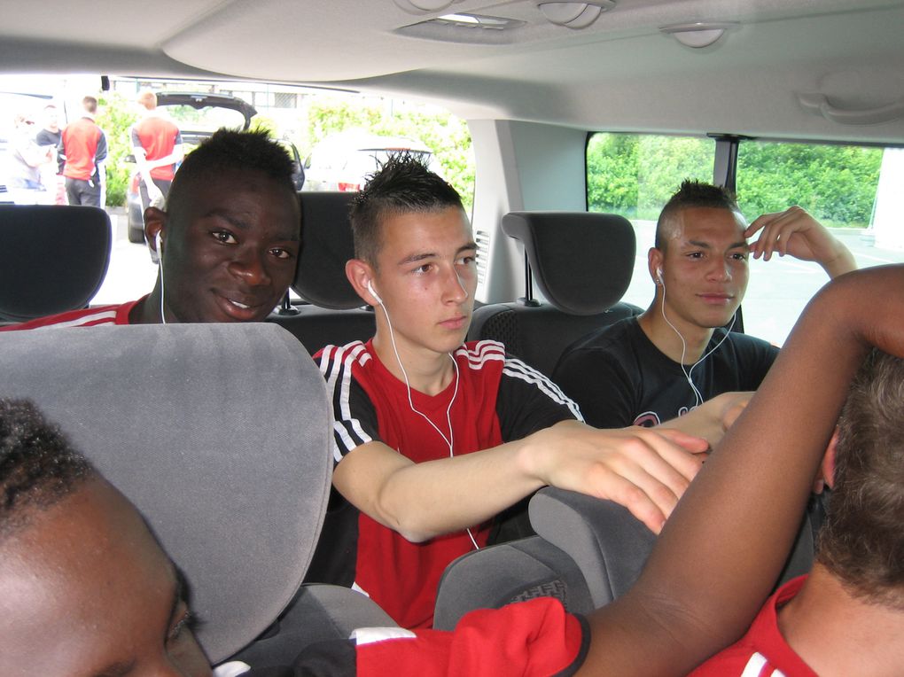 Match amical contre les U19 de Lannion FC.
L'objectif étant de marquer la fin de saison avec un MacDonald après le match.
Un énorme MERCI à tous pour l'ensemble de la saison.