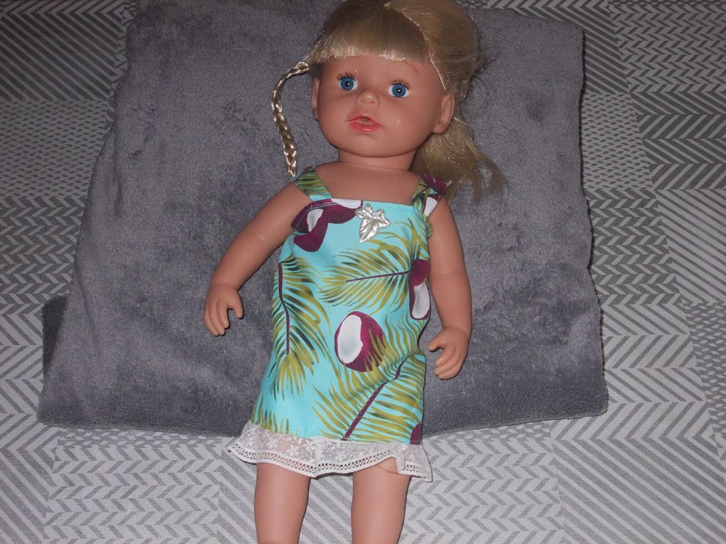 garde-robe pour la poupée de la petite-fille d'une amie 