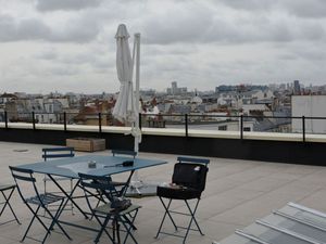 La magnifique vue de la capitale de la terrasse du Grand Rex de Paris