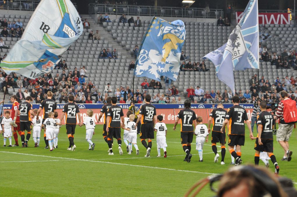 Unsere Jungs durften beim Montagabendspiel der 2. Liga zwischen 1860 und Kaiserslautern mit einlaufen - hier die besten Bilder...