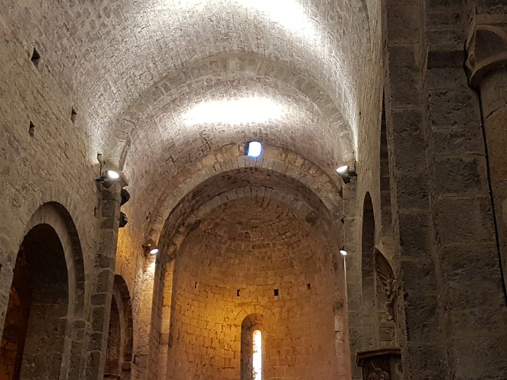 Espagne, sur la route des crèches: monastère de Nuestra Señora de Alaón - rivière Noguera - Sopeira (Aragon)