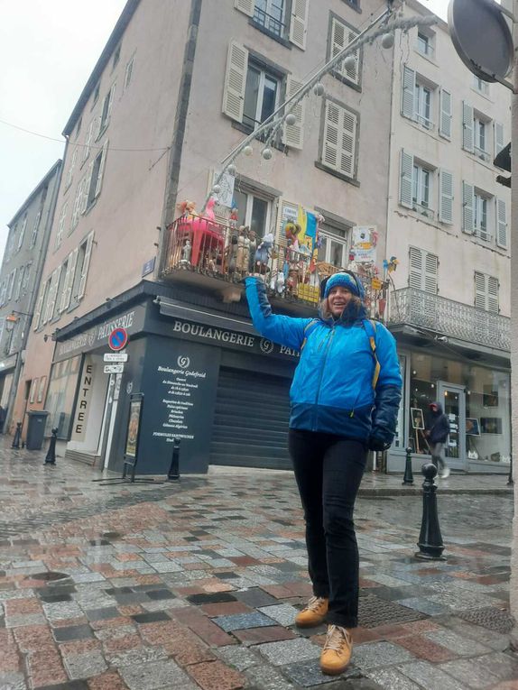 Reportage activité 3: le parcours d'orientation sous la pluie