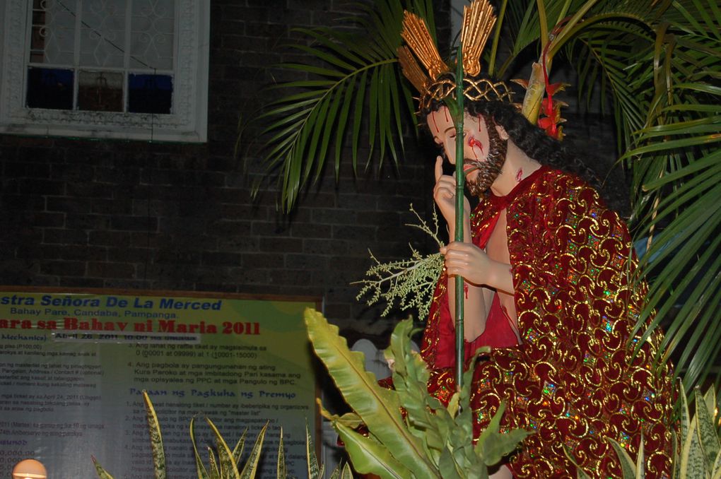 Messe du mercredi pendant la semaine sainte. Procession dans la ville.