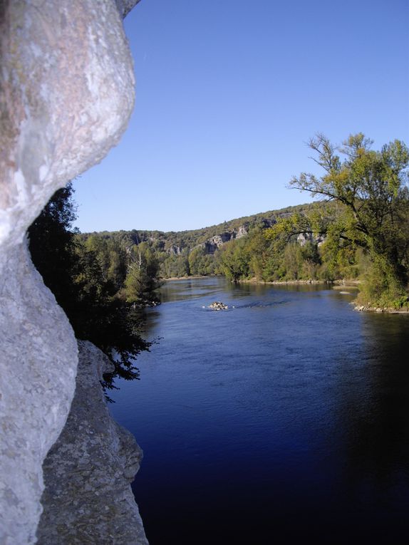 les splandeur de la nature et ces paysages que vous offre mon département.
Nôtre devise " une surprise à chaque pas"!!!...jvs laisse un ptit pe chercher...lol......A non dsl c'est...le LOT!!!!