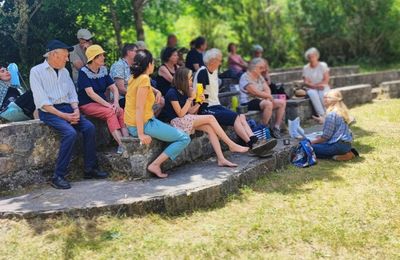 Association chante Livre était à la fête du livre et la flore à la Martre 