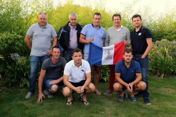 Une bande de copains sympathisants de l'AMA Saint Carreuc emmenée par Michaël Baudet un des co-présidents du club motos.