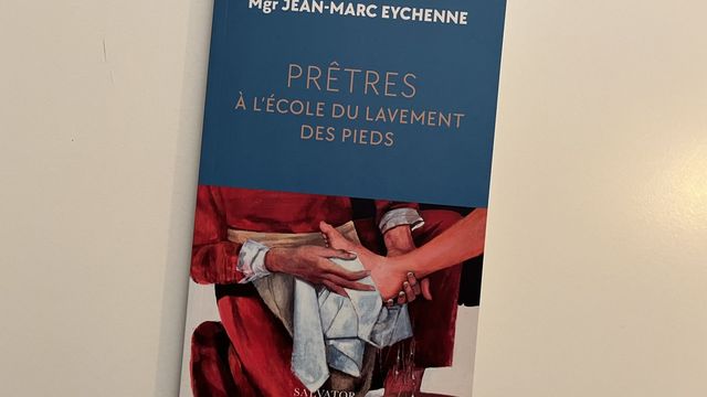 Prêtres à l’école du lavement des pieds