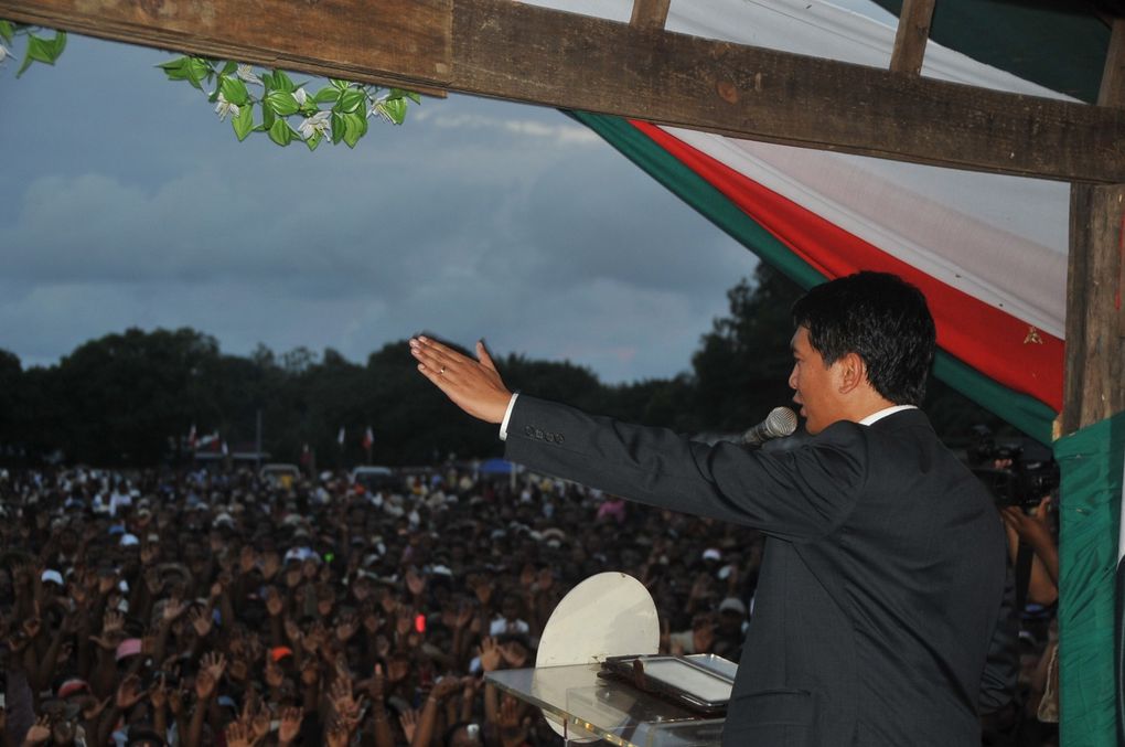 Le Président Andry Rajoelina a procédé à l’inauguration de nouvelles infrastructures sanitaires, dont le nouveau bloc sanitaire et le Centre de Santé maternelle et infantile.