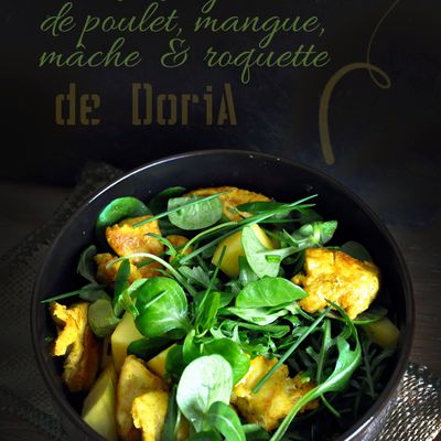 Salade d'aiguillettes de poulet, mangue, roquette et mâche