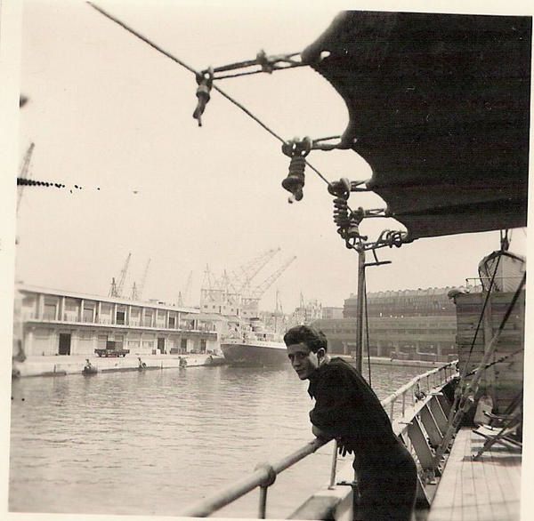 Des photos de ma vie de tous les , parachutiste , au Centre de Sauts N° 1 , Phippeville