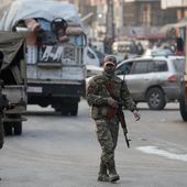 Syrie : un haut responsable du pouvoir déchu d'Assad arrêté après des combats meurtriers