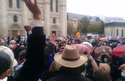 Manif du personnel communal de Saint-Denis pour défendre leurs droits