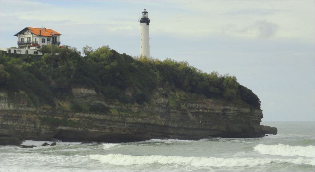 Phare de Biarritz , Biarritz ( Pyrénées-Atlantiques 64 ) AA