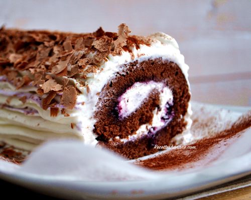 Buche Facon Foret Noire Biscuit Roule Recettes By Hanane
