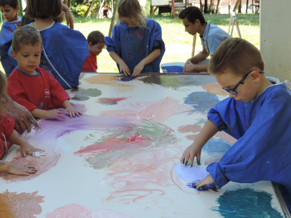 Les artistes en herbe ont commencé leur oeuvre