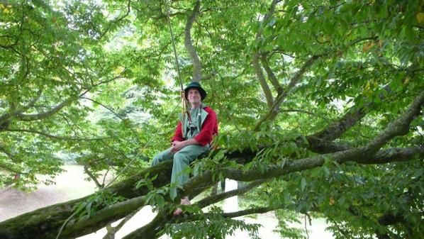 Installation de la Caravan'arbres dans le parc du château de la Sauldraie près de Lambale en Bretagne. Une semaine sous le charme...