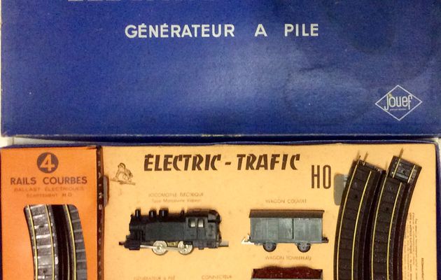 1957 REF 402 ELECTRIC TRAFIC générateur à piles