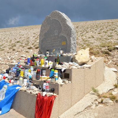 La Stèle Tom Simpson Sur Le Ventoux à Bédoin  (Vaucluse 84390)