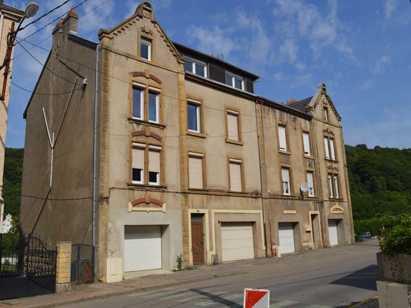 Les façades de la rue Foch à Algrange en 2012