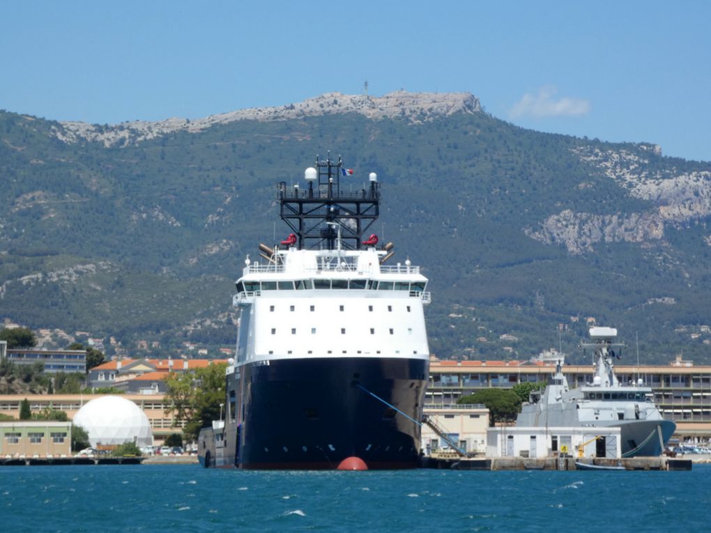 ABEILLE MEDITERRANEE  a quai dans la base navale de Toulon le 07 juin 2022