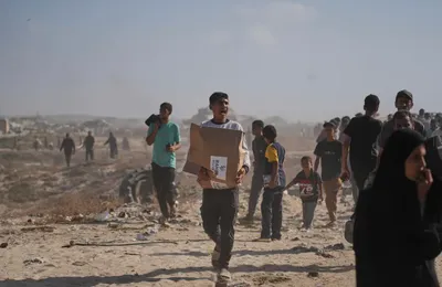  Lundi. Vingt personnes tuées à Rafah par des tirs israéliens en allant chercher de l'aide humanitaire (AFP)