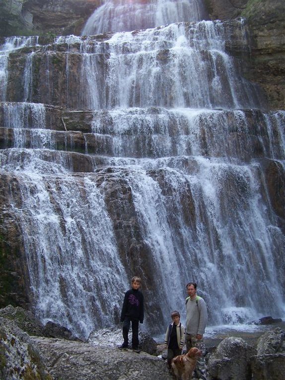 2 des fabuleuses cascades du herisson, situées dans le Jura (l'éventail et le grand saut)