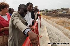 Mobilité urbaine à Cotonou :Yayi Boni et Françoise Collet inaugurent le pont de Ménontin