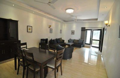  DEFENCE COLONY: BEAUTIFUL, RENOVATED FULLY FURNISHED 2 BHK APARTMENT