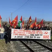 Les communistes grecs ont bloqué un train transportant des chars d'assaut américains. - Histoire et société