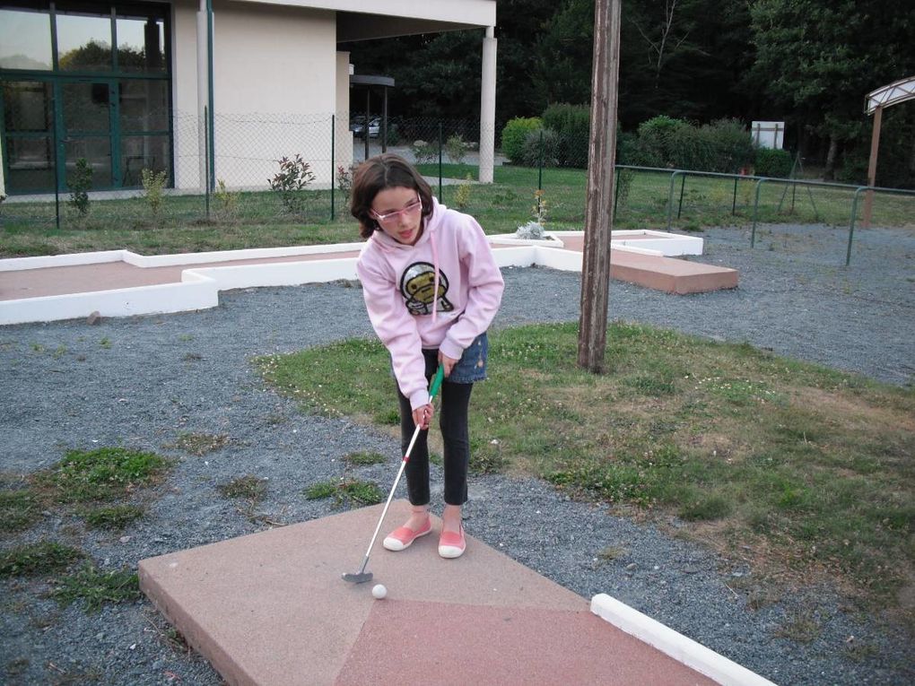 Juillet 2011. (Audrey & Joël)

Les 9/11 ans à Mesnard la Barotière
Au menu : parcours acrobatique, pédalo, course d'orientation...