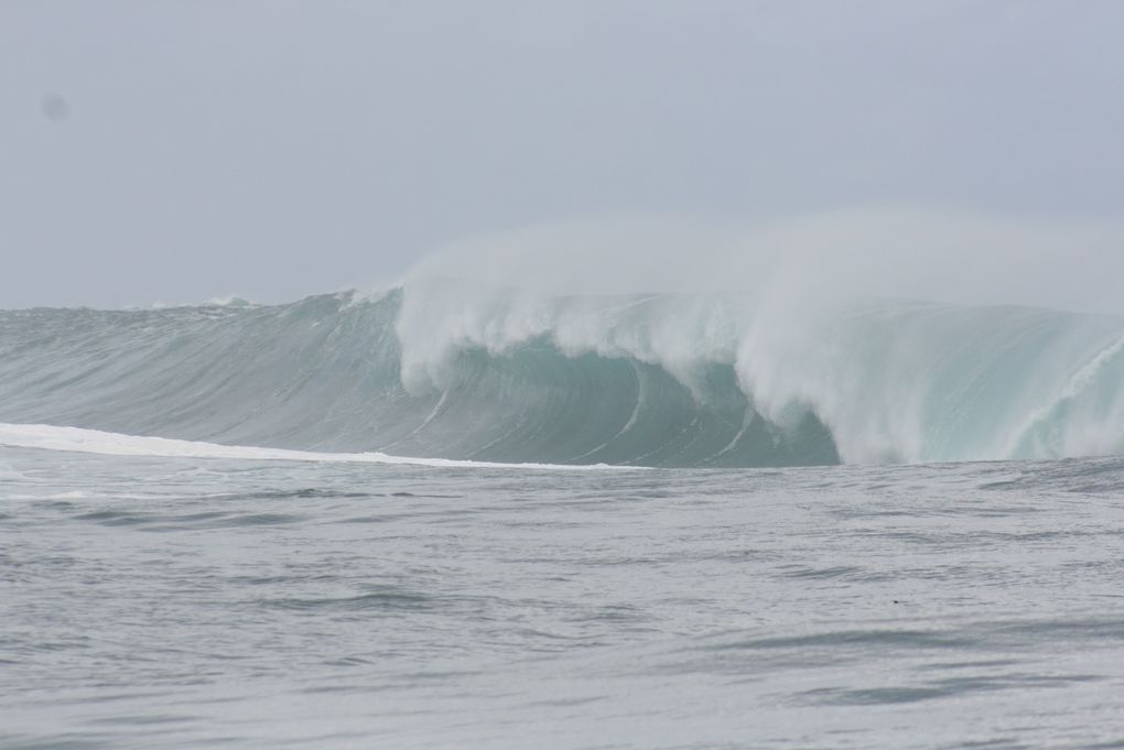 Album - VAGUES-DE-TEAHUPOO-AOUT-2011