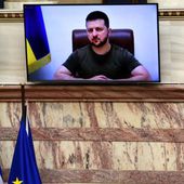 Le discours de Volodymyr Zelensky au Parlement grec éclipsé par la vidéo du bataillon Azov