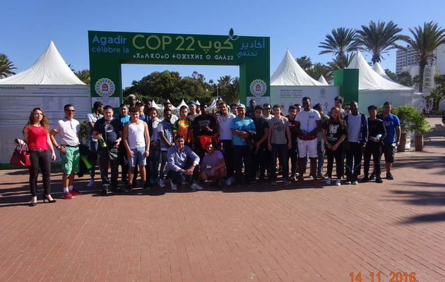 Visite des stands de la COP 22 à Agadir