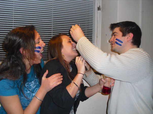 Une soirée Team-Blue VS Team-Red ;)

Of course Team-Blue win :D

Soirée qui s'est terminée au Bistro-Bar pour fêter l'anniversaire de Peter