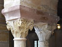 Les chapiteaux du cloître de l'abbaye