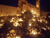 Joli le jour, et magnifié la nuit....Avec des projections et des installations lumineuses....Voir le programme 