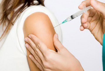 Ovaires de jeune femme détruite par Gardasil: Merck 'a oublié de recherche' effets du vaccin sur Female Reproduction